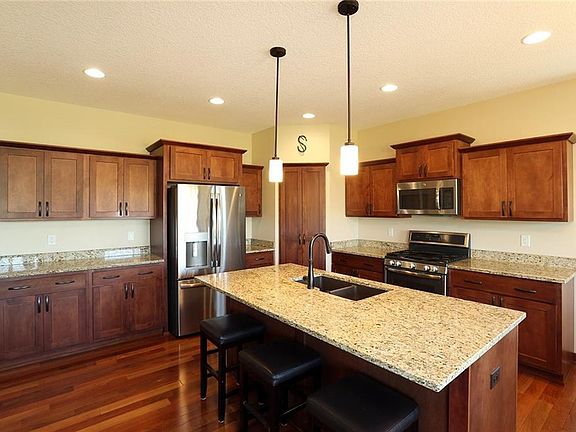 5th image of 604 Lost Lake Dr