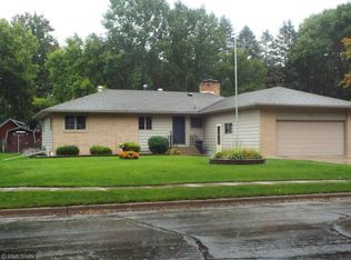 805 15th St SW, Willmar, MN 56201