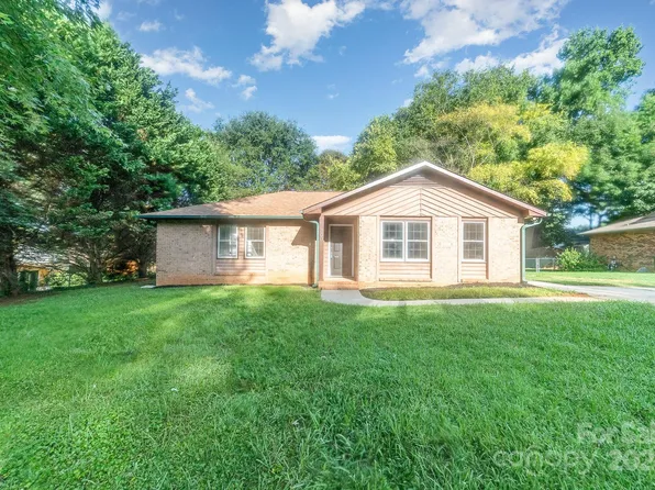 708 Hickory Ct, Gastonia, NC 28056