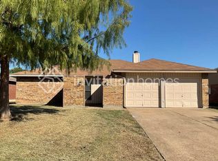 2650 Fairmont Dr, Grand Prairie, TX 75052