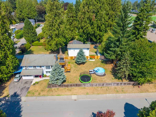 20835 Wicklund Ave, Maple Ridge, BC V2X 8E8