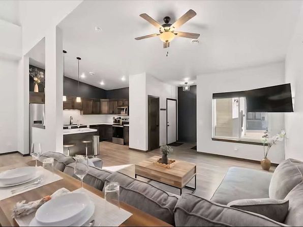 2504 E Copalis Pl