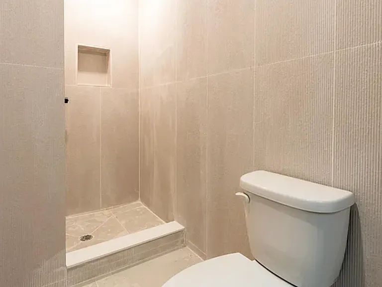 164 E 7th St #1 — Photo 7