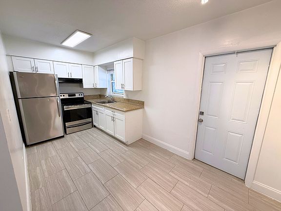 4th image of 6851 Cypress Rd APT 3