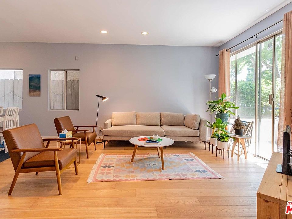1st image of 2405 34th St Unit 8