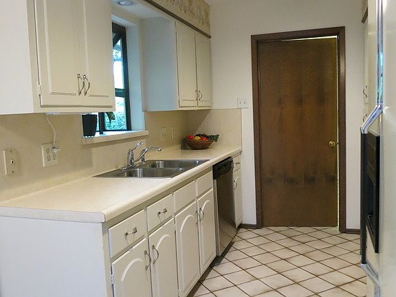 5th image of 315 De Vaca