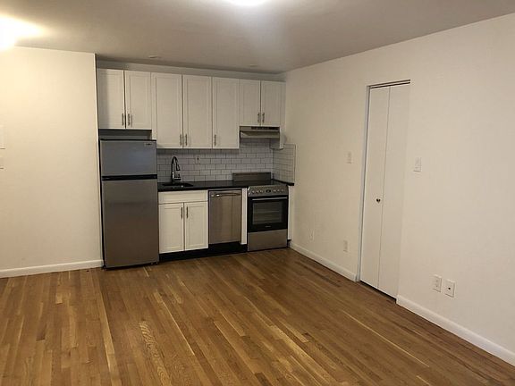 5th image of 30 Charlton St APT 3h