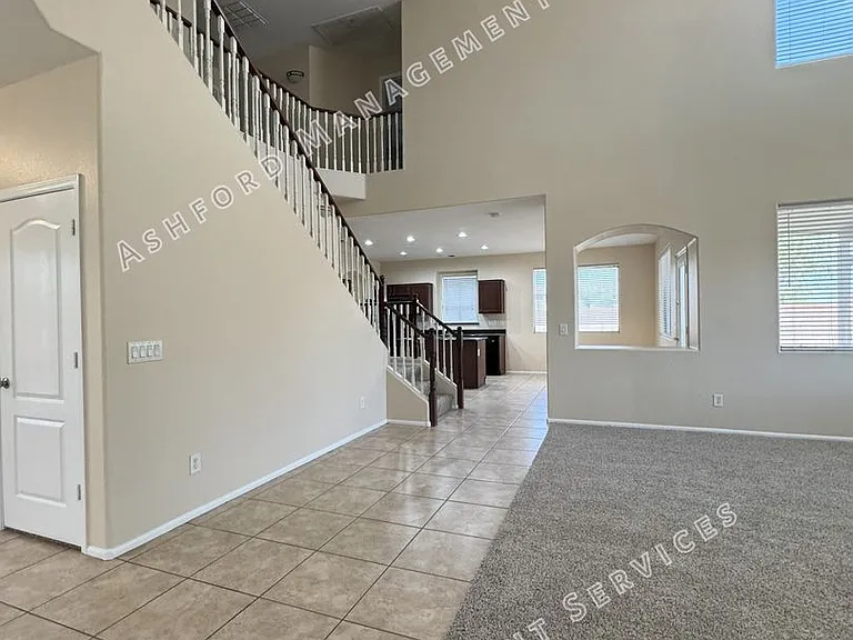 8303 S 47th Ln — Photo 8