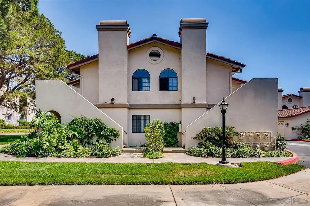 Outside view of entrance - 7650 Palmilla Dr #1