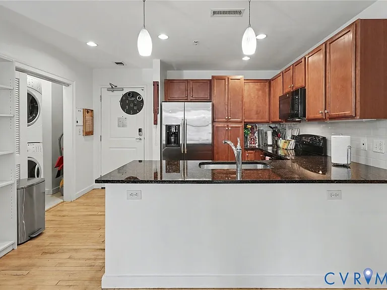 230 N 6th St #U325 — Photo 9