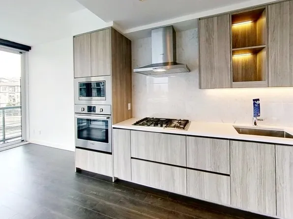 4730 Lougheed Hwy #405, Burnaby, BC V5C 0M9