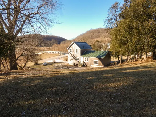 48677 State Highway 60, Wauzeka, WI 53826