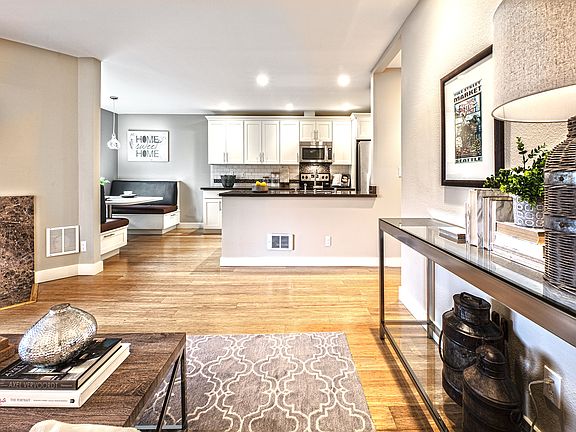 3rd image of 10415 NE 32nd Pl APT E301
