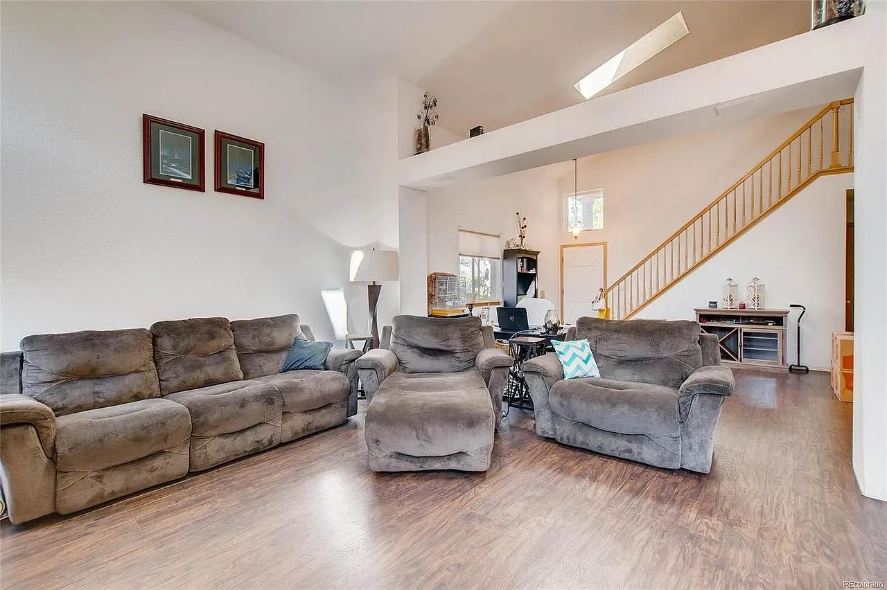 4 bed, 2804 sqft, $3,195 — Photo 4