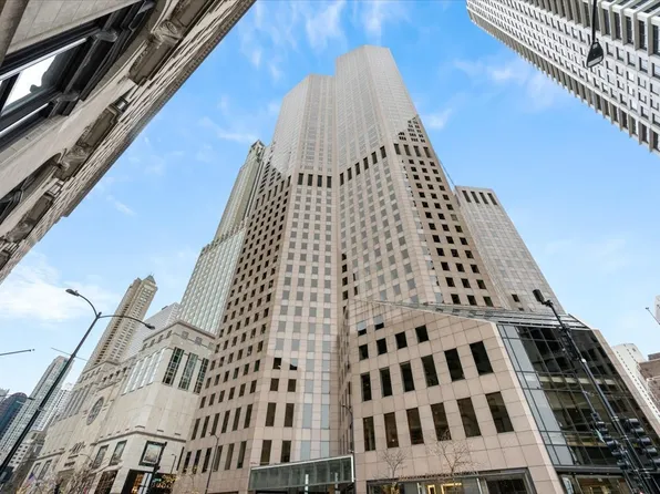 950 N Michigan Ave APT 4303, Chicago, IL 60611