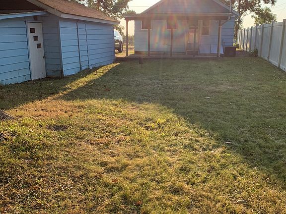 5th image of 371 Myrtle Ave