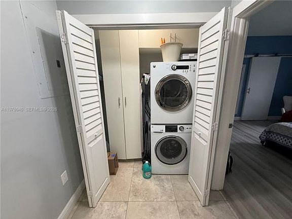 5th image of 13833 SW 157th St