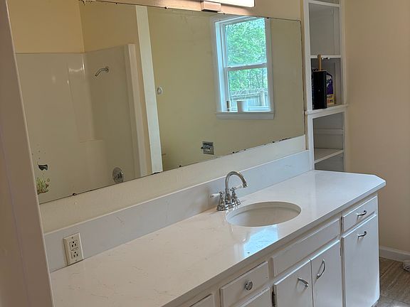3rd image of 12440 Wc #310