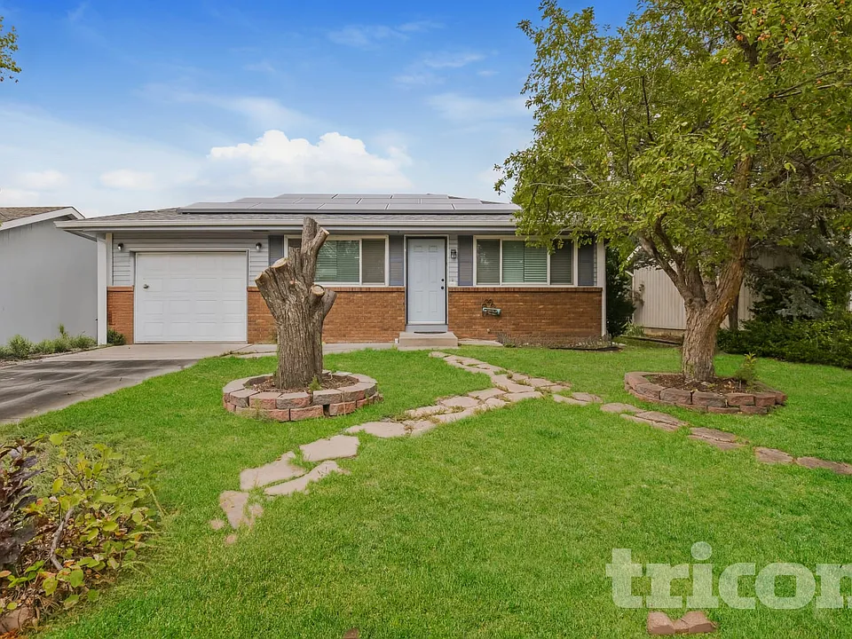 910 Foothills Ct