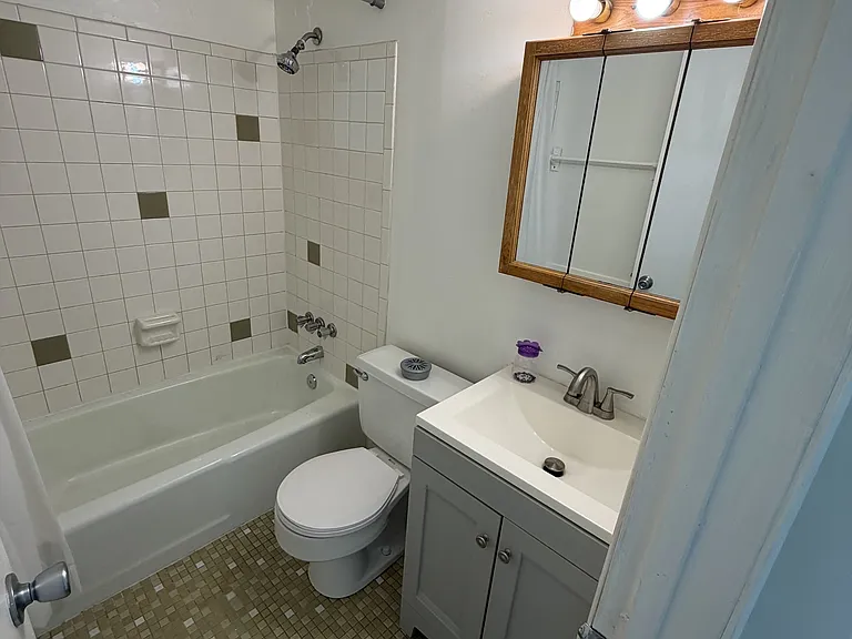 744 E Michigan Ave — Photo 8
