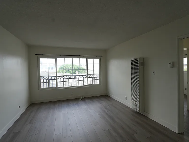 1621 W 226th St #8 — Photo 3