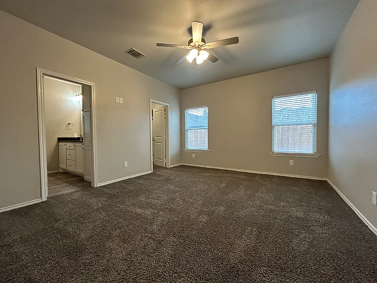 5843 Itasca St — Photo 5