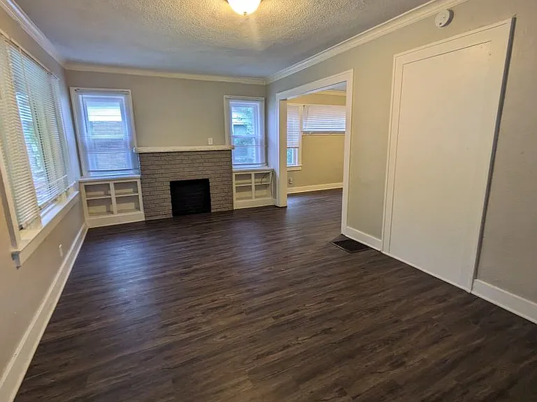 5535 Woodland Ave — Photo 2