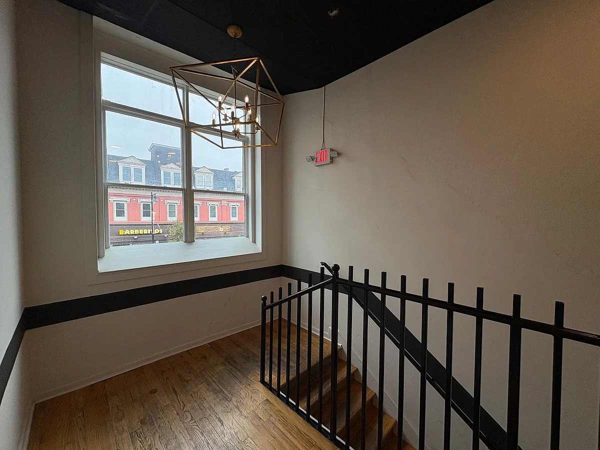 Building Photo - 254 E Clayton Street