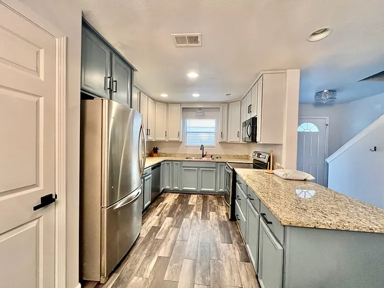 235 Pelican Pl #11 — Photo 5