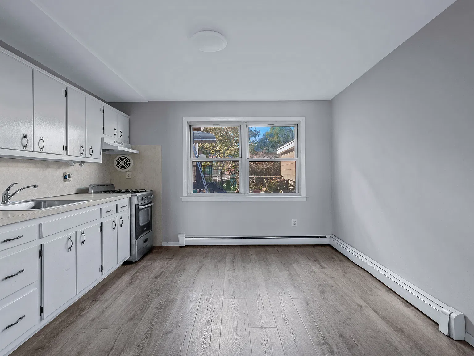 1 bed, 675 sqft, $2,400 — Photo 2