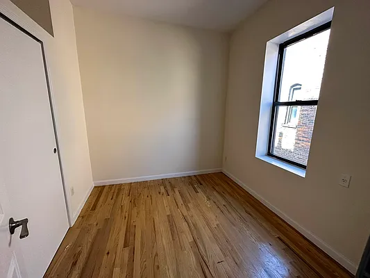 Rented by Premier Metro Realty Corp | media 21