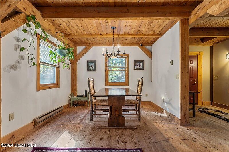 4th image of 19 Timberland Drive