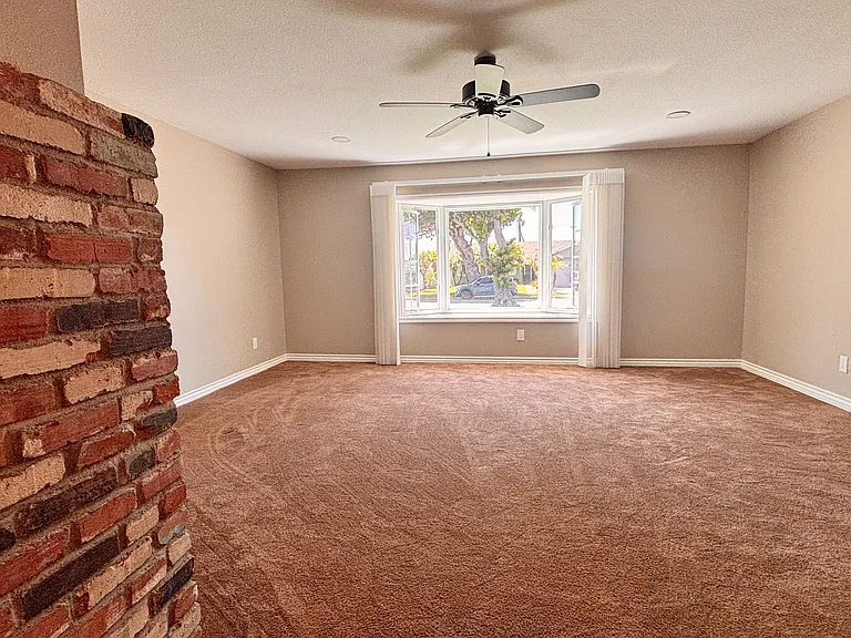 16542 Fountain Ln — Photo 10