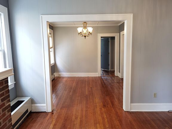 2nd image of 19 Wilfred St Floor 1
