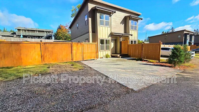 2 bed, 1.5 bath, 1152 sqft, $2,350 — Photo 1