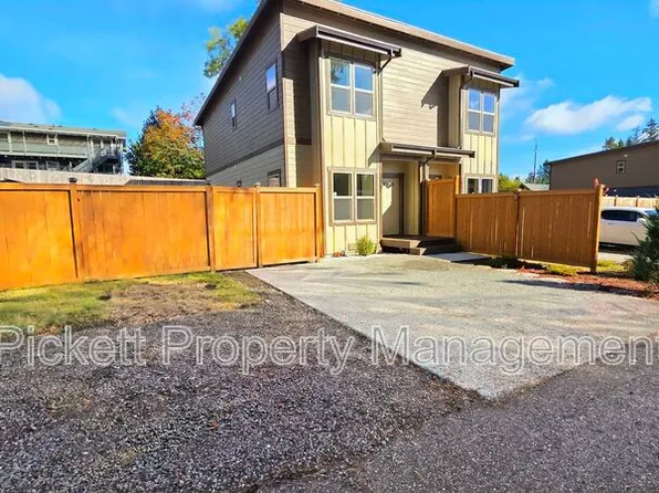 3667 Pine Rd, Bremerton, WA 98310
