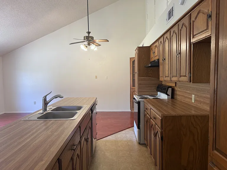 8171 E McKinney St #8171 — Photo 9