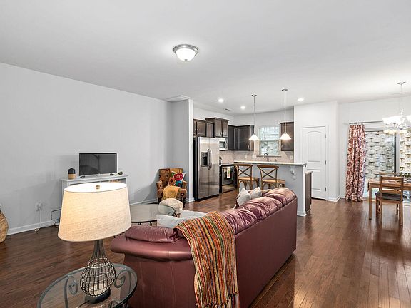 5th image of 334 Westgrove Ct