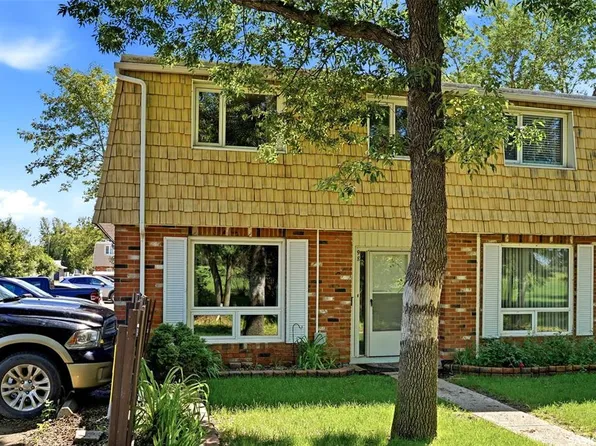 98 OAKVIEW DRIVE, Regina, SK S4R 0E4