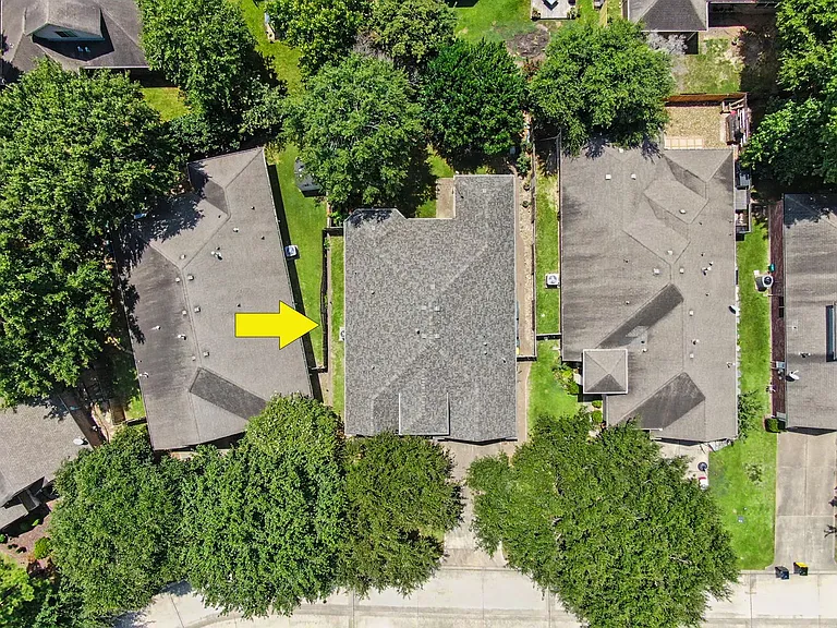 1912 Hill Manor Dr — Photo 32