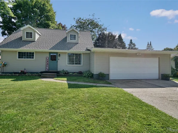 4428 American Heritage Rd, Grand Blanc, MI 48439