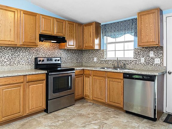 5th image of 2318 NW 32nd St