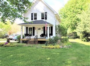 689 Bowhall Rd, Painesville, OH 44077