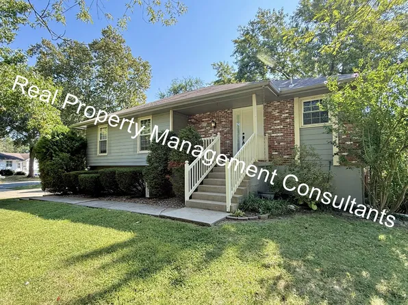1205 SE 2nd Ter, Lees Summit, MO 64063