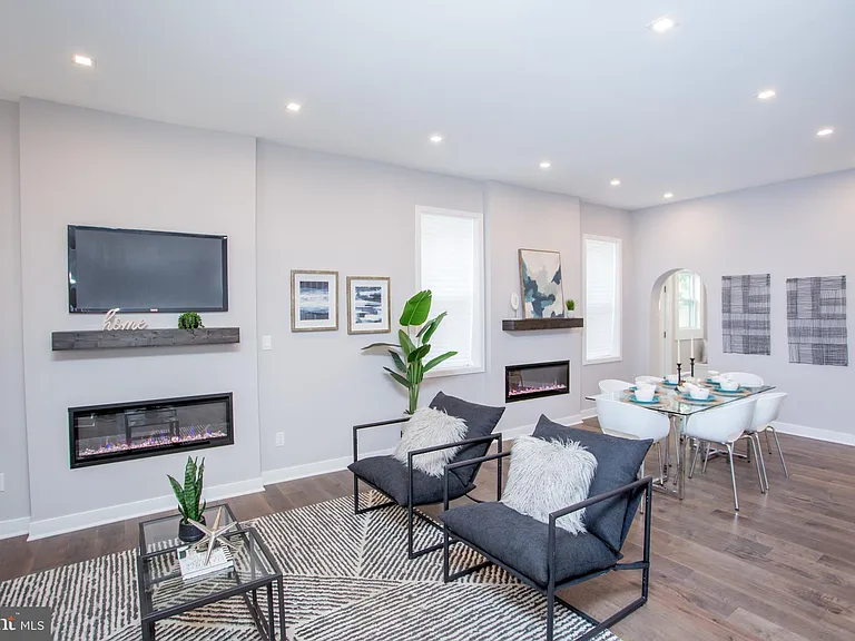 327 Wood St — Photo 12