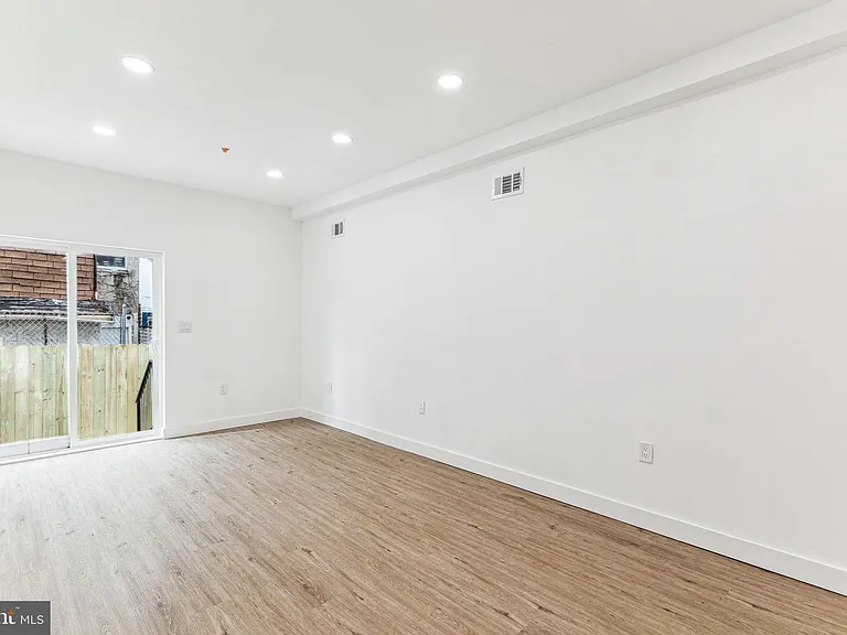 2224 N Howard St #1 — Photo 8
