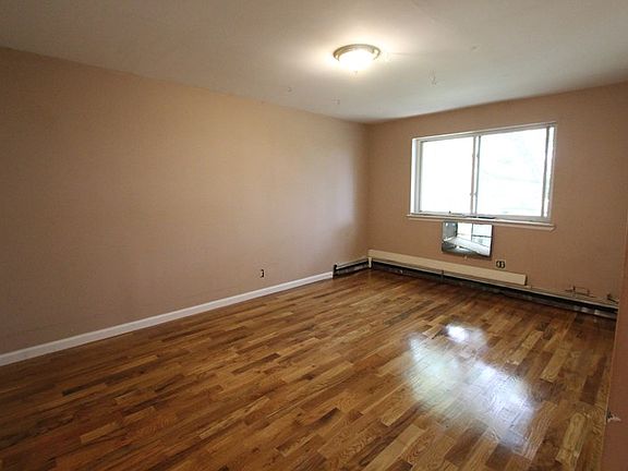 3rd image of 547 Edison Ave APT 3