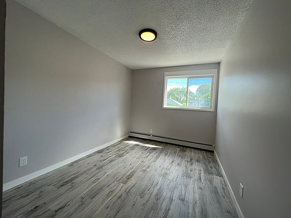 4th image of 284 Notre Dame St #7