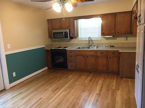 2nd image of 3908 Iron Horse Way