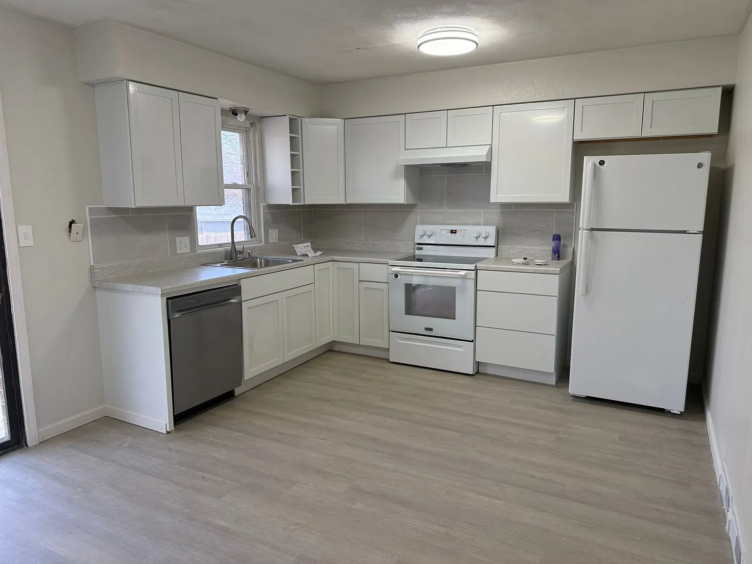 2 bed, 1.5 bath, 1300 sqft, $1,600 — Photo 1